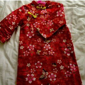 Red Chinese Qi Pao / Cheongsam for Lunar New Year (size 130) Girl 6-8 yo